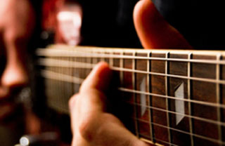 Guitare stéréo — le son chaud qui fait toute la différence